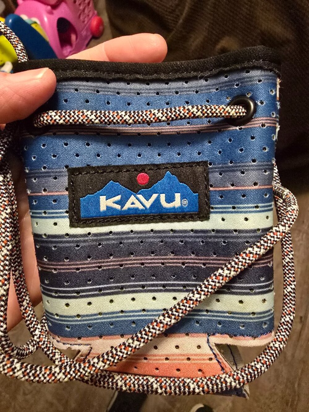 Kavu Hands Free Canned Beverage Insulator Rope Neck Cord Folds Flat Koozie